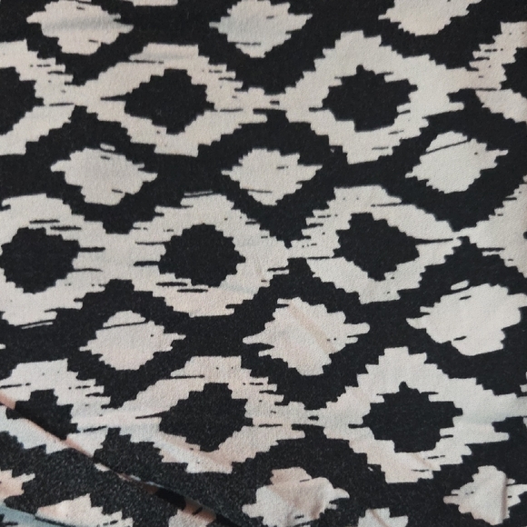 3 Pair Colorful Geometric and Patterned TC LuLaRoe Leggings - Picture 2 of 4